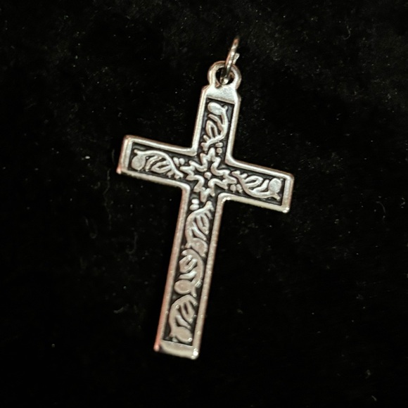Vintage Silver Tone W/ Black Enamel Religious Cross Crucifix Necklace Pendant - Picture 2 of 3